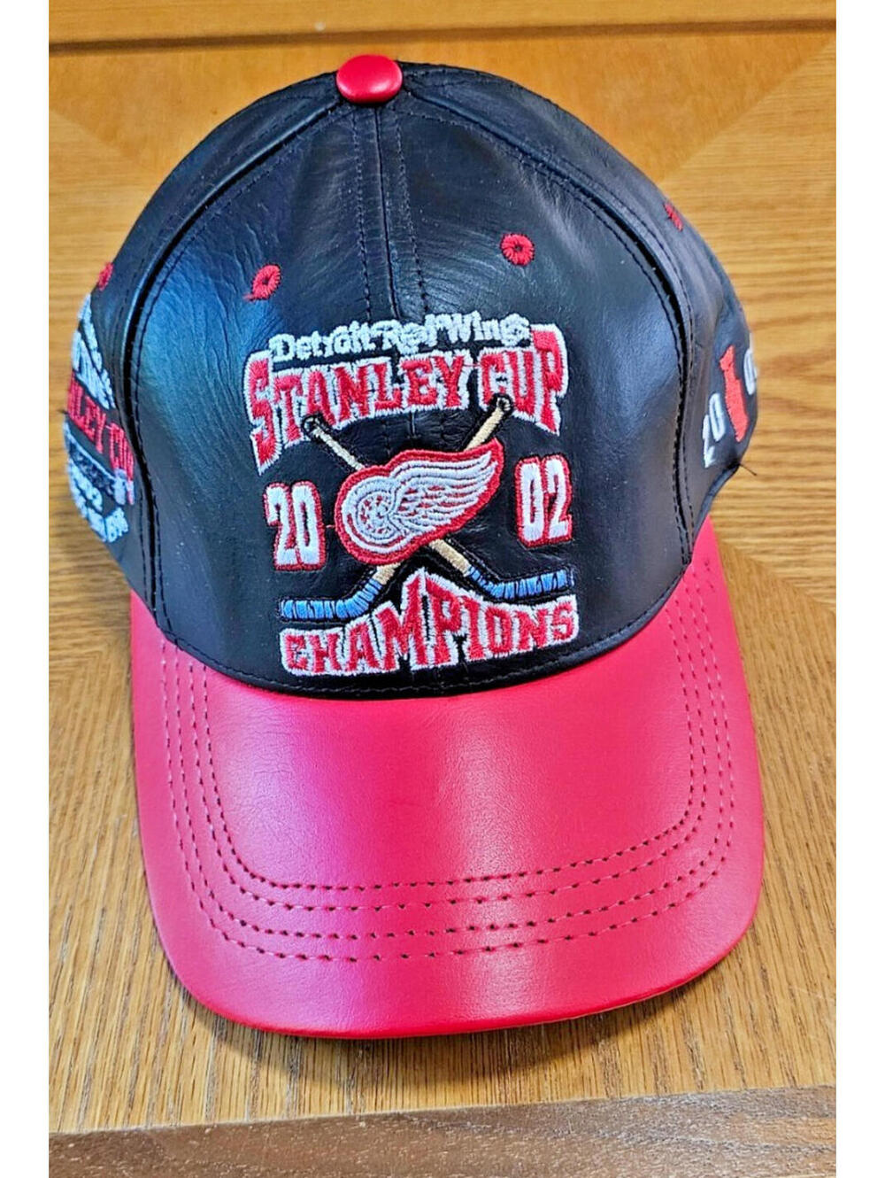 Vintage Detroit Red Wings Leather Hat 2002 Stanley Cup  NHL Hockey